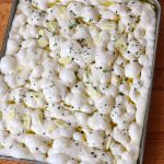Focaccia mit Knoblauch & Rosmarin | Bake to the roots