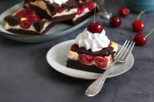 KU 210705 Cheesecake Cherry Brownies2 300x200 