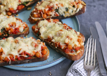 Cheesy Chickpea, Tomato & Spinach Melts | Bake to the roots