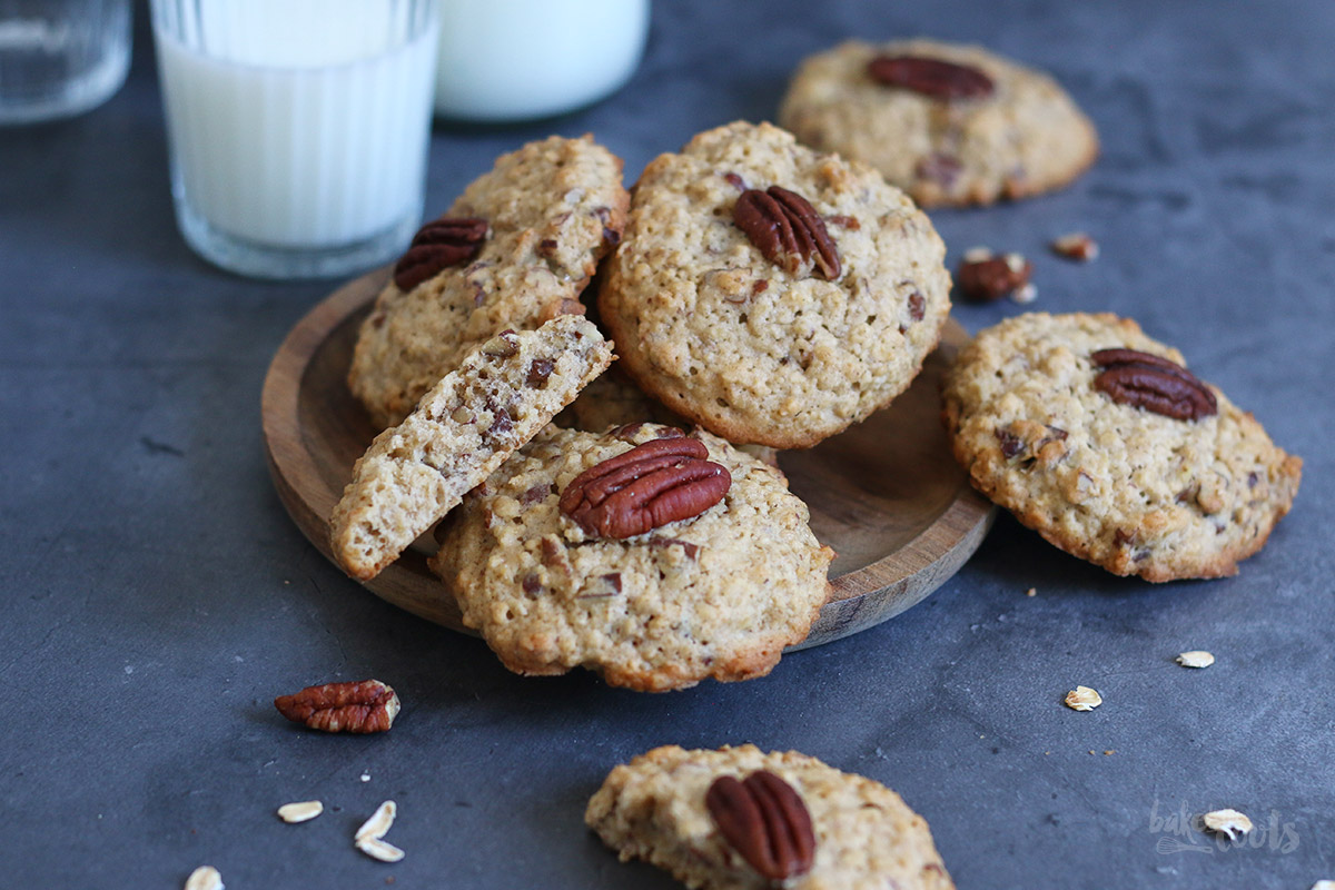 Oatmeal Maple Pecan Cookies | Bake to the roots