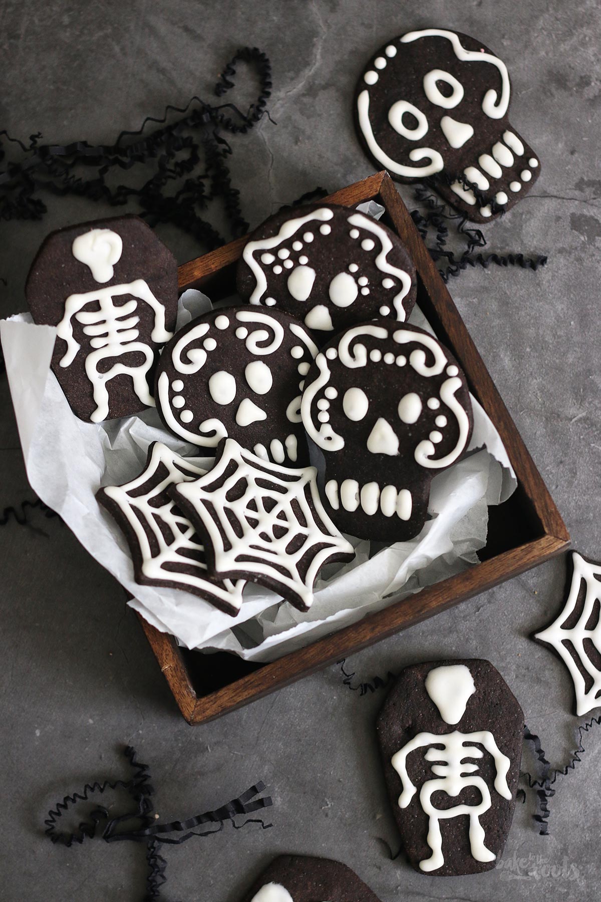 Halloween Black 'n' White Cookies | Bake to the roots
