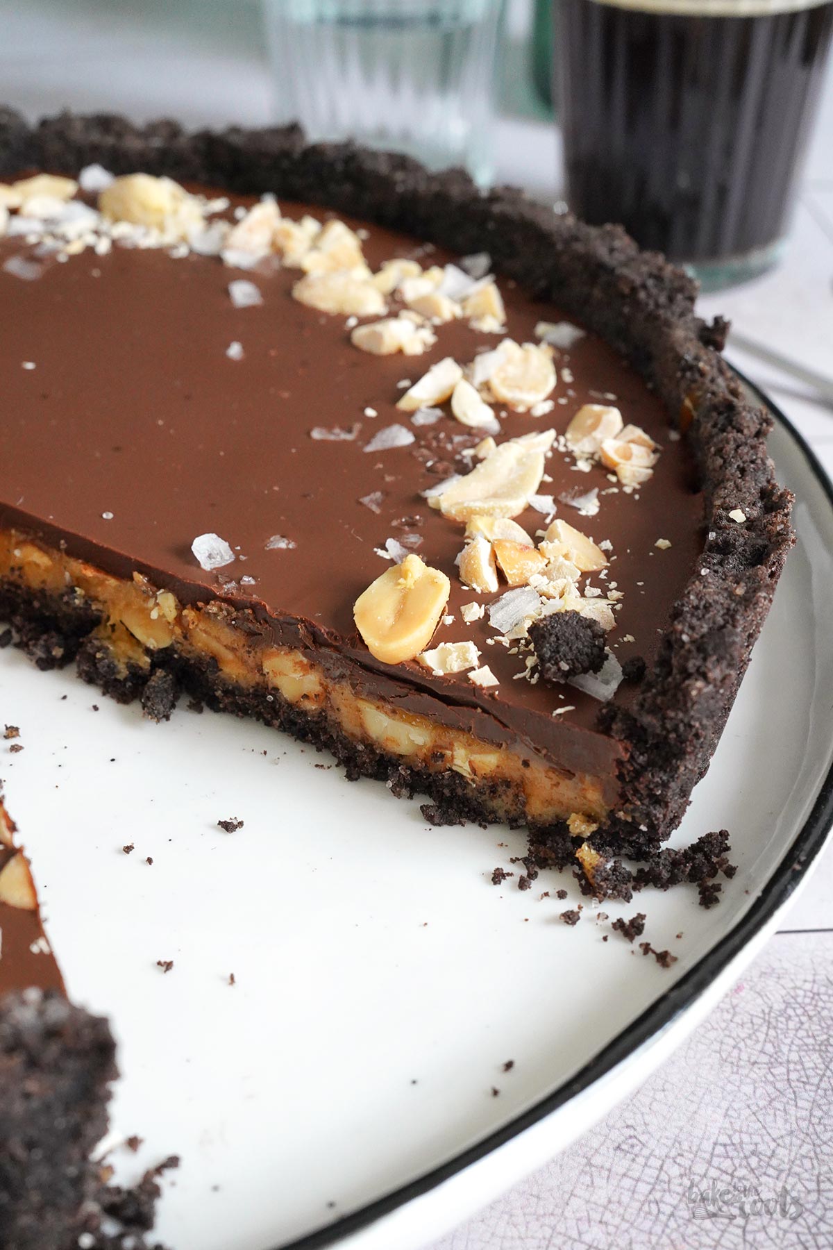 Snickers Tarte (ohne Snickers) | Bake to the roots