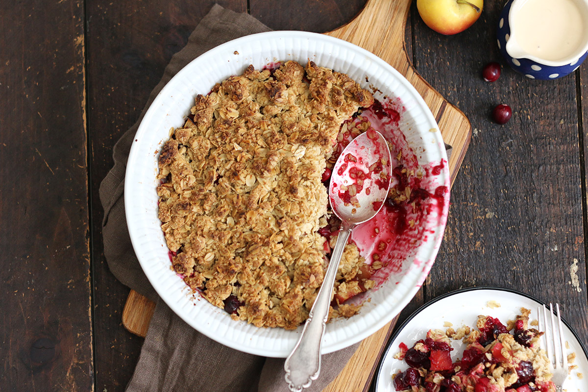 Cranberry Apfel Crumble | Bake to the roots