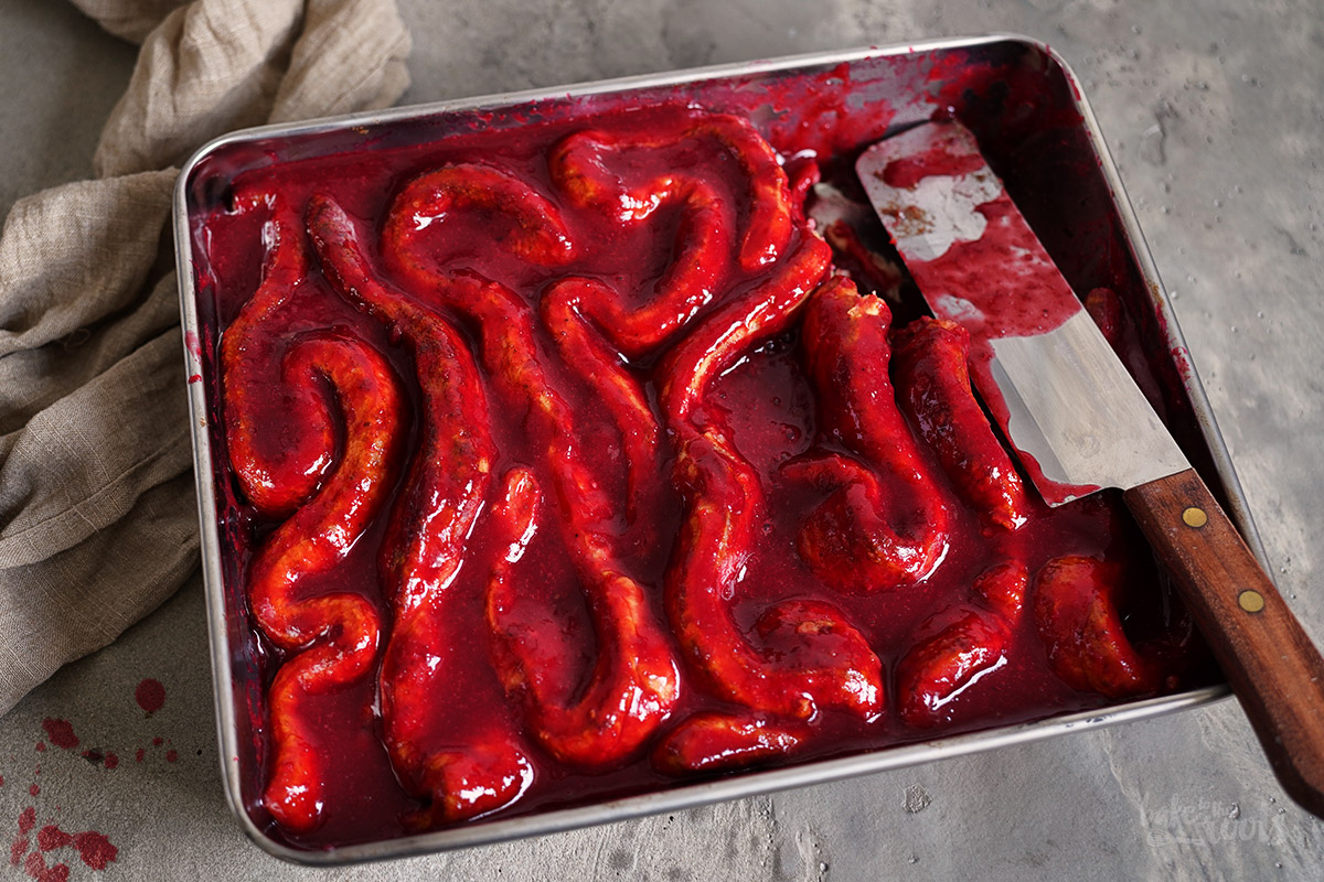 Halloween "Eingeweide" Cinnamon Rolls | Bake to the roots