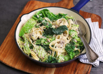 Tagliatelle mit Wirsing und Hackfleisch | Bake to the roots
