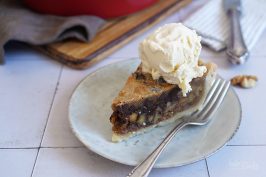 Walnut Chocolate Pie | Bake to the roots