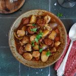 Eintopf mit Rosenkohl, Kartoffeln & Chorizo | Bake to the roots