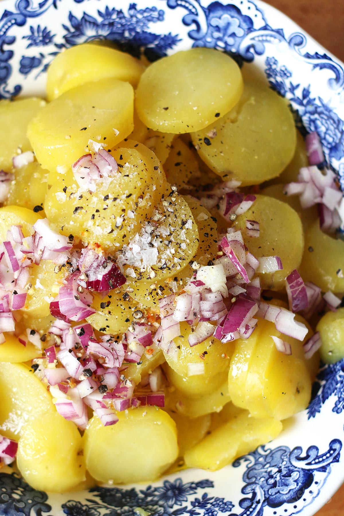 Kartoffelsalat mit Wiener Würstchen | Bake to the roots