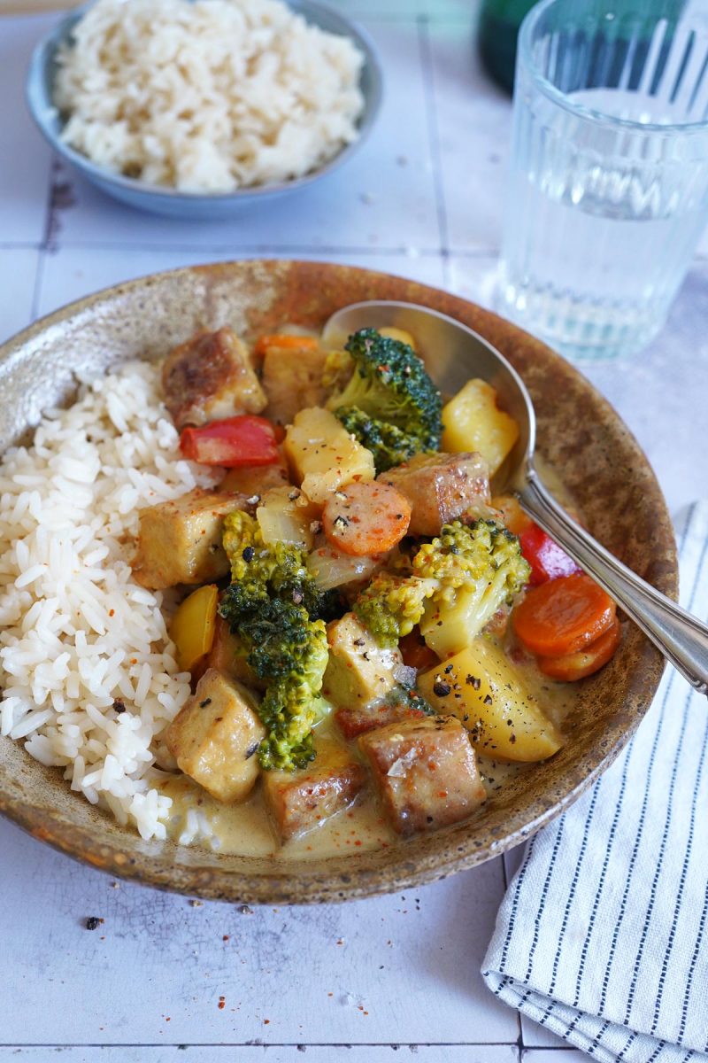 Einfaches Gelbes Curry mit Tofu (vegan) | Bake to the roots