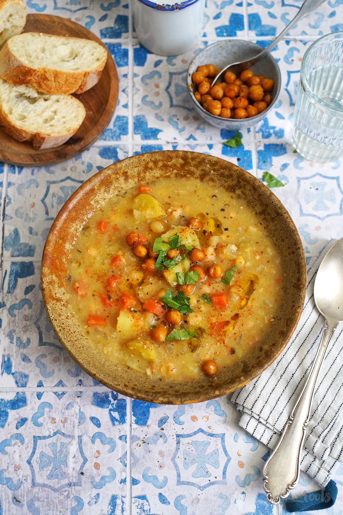 Vegane Kichererbsen & Kartoffeln Suppe | Bake to the roots