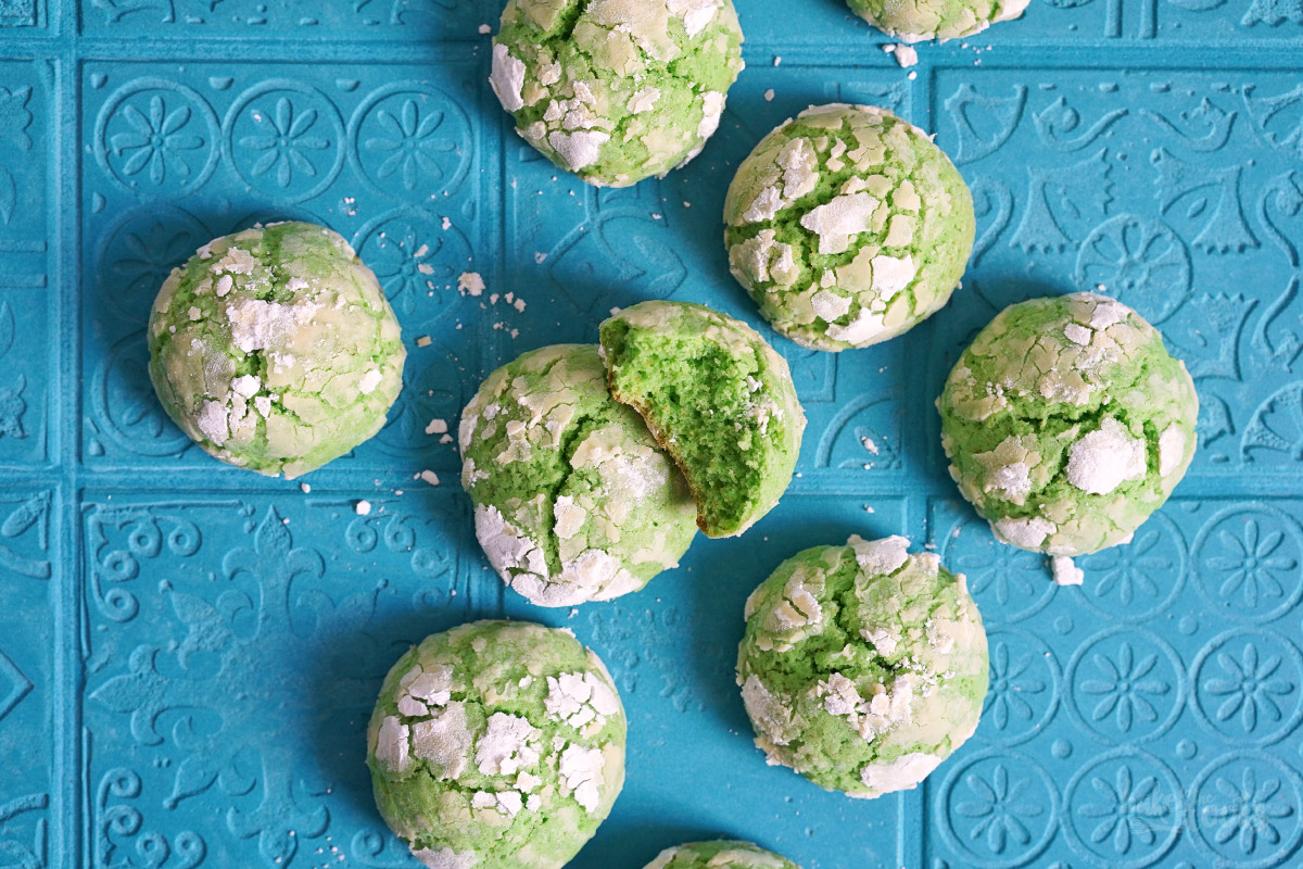 Pandan Zitrone Crinkle Cookies | Bake to the roots