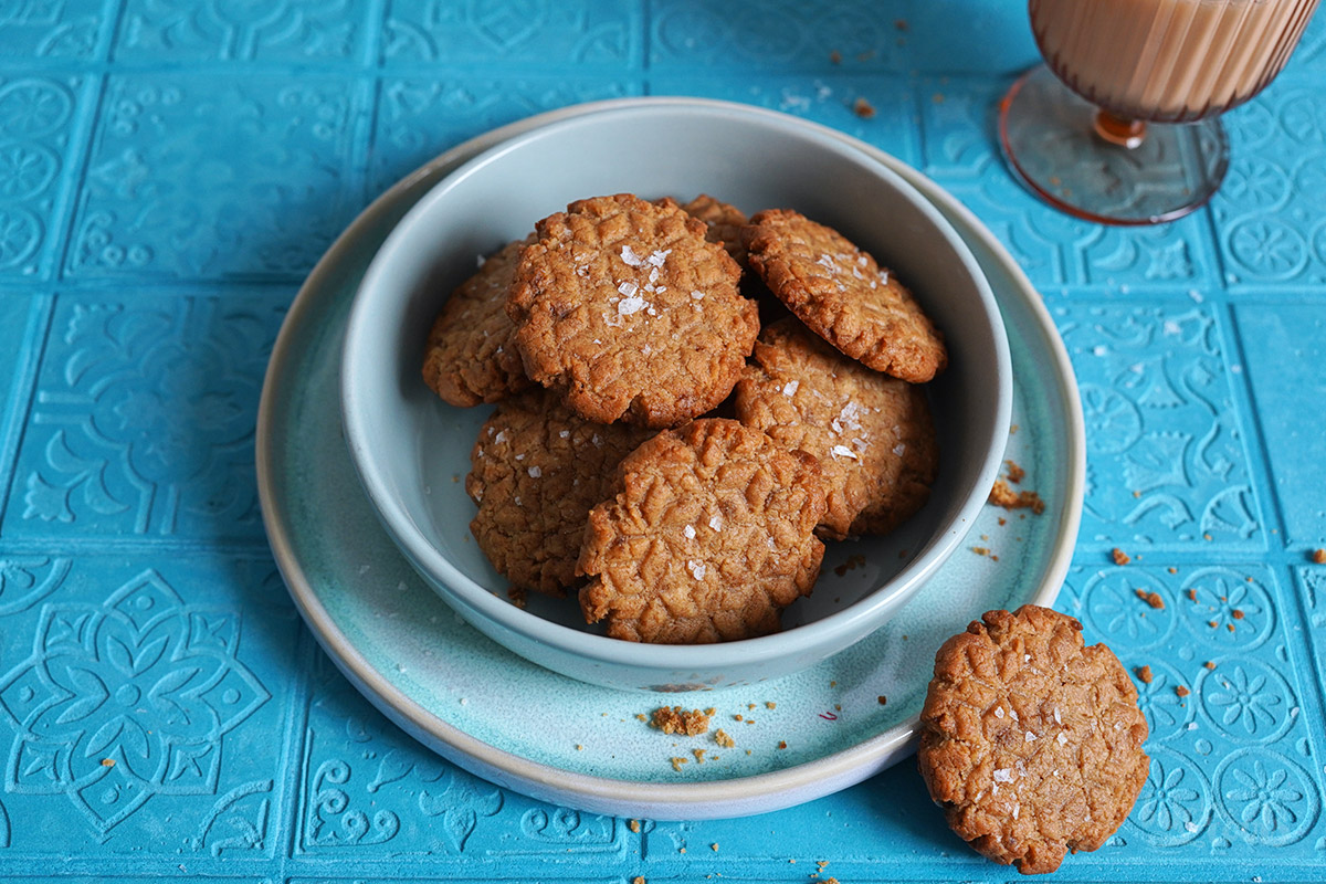 Vegan Peanut Butter Cookies | Bake to the roots