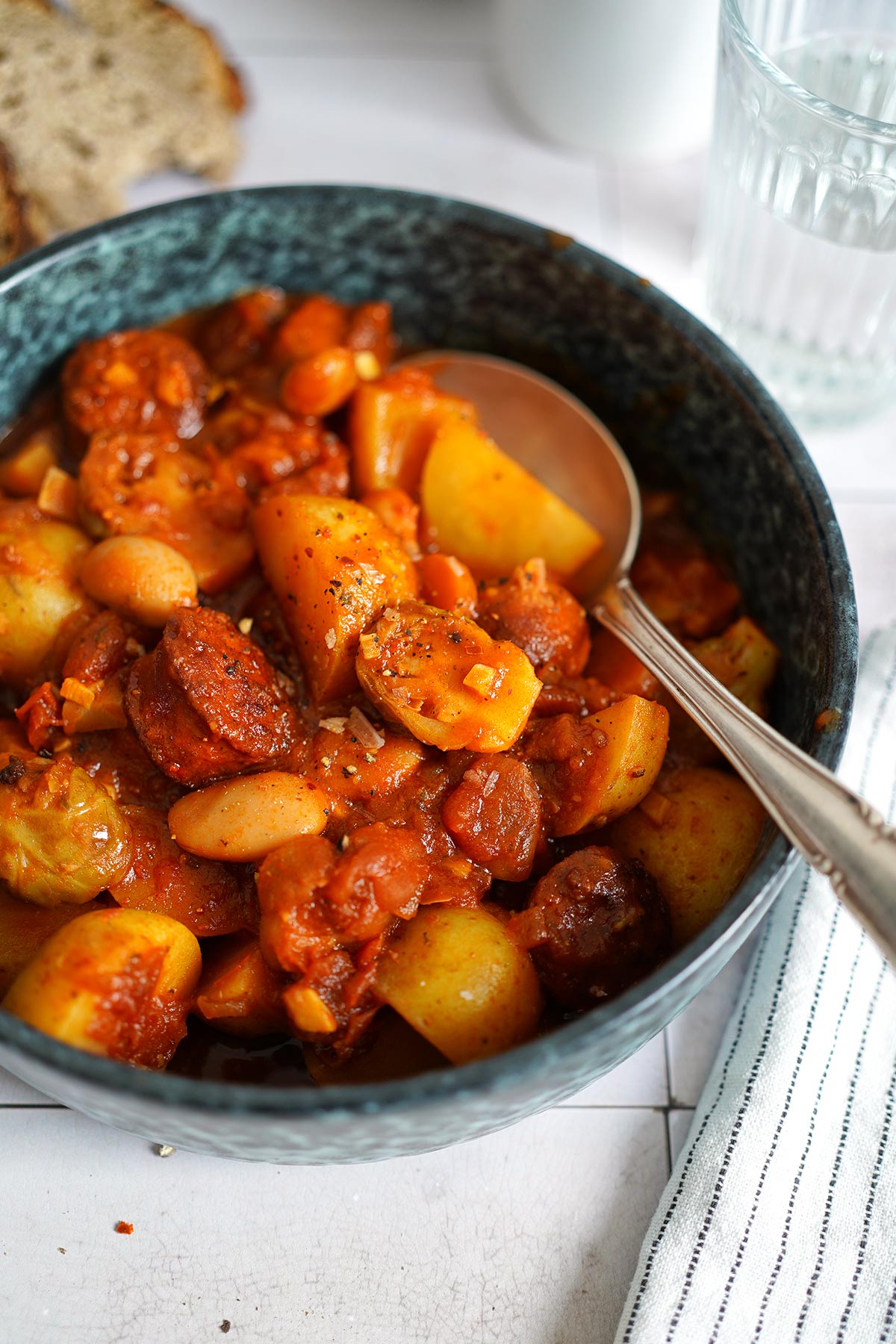 Eintopf mit Kartoffeln, Bohnen, Rosenkohl &amp; Chorizo | BTTR