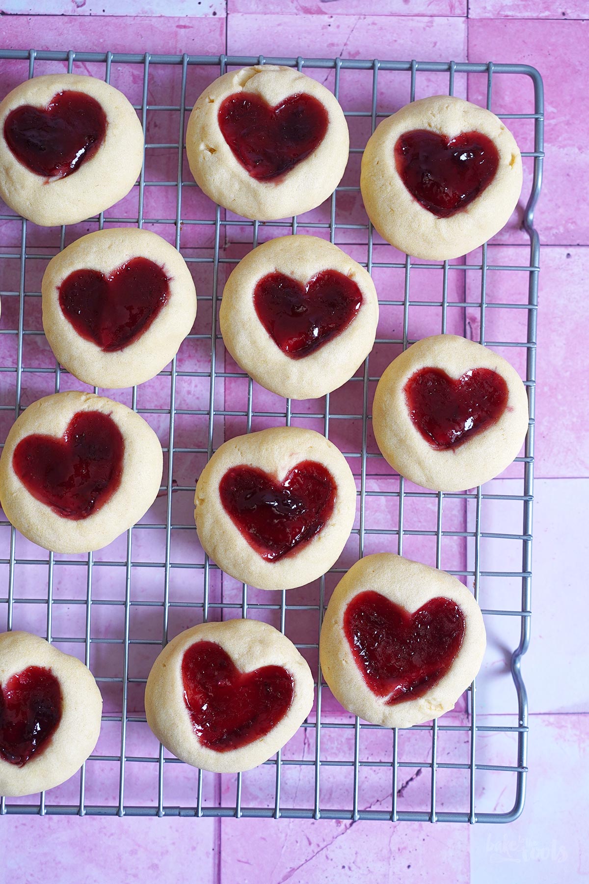 Herz Cookies mit Marmelade | Bake to the roots