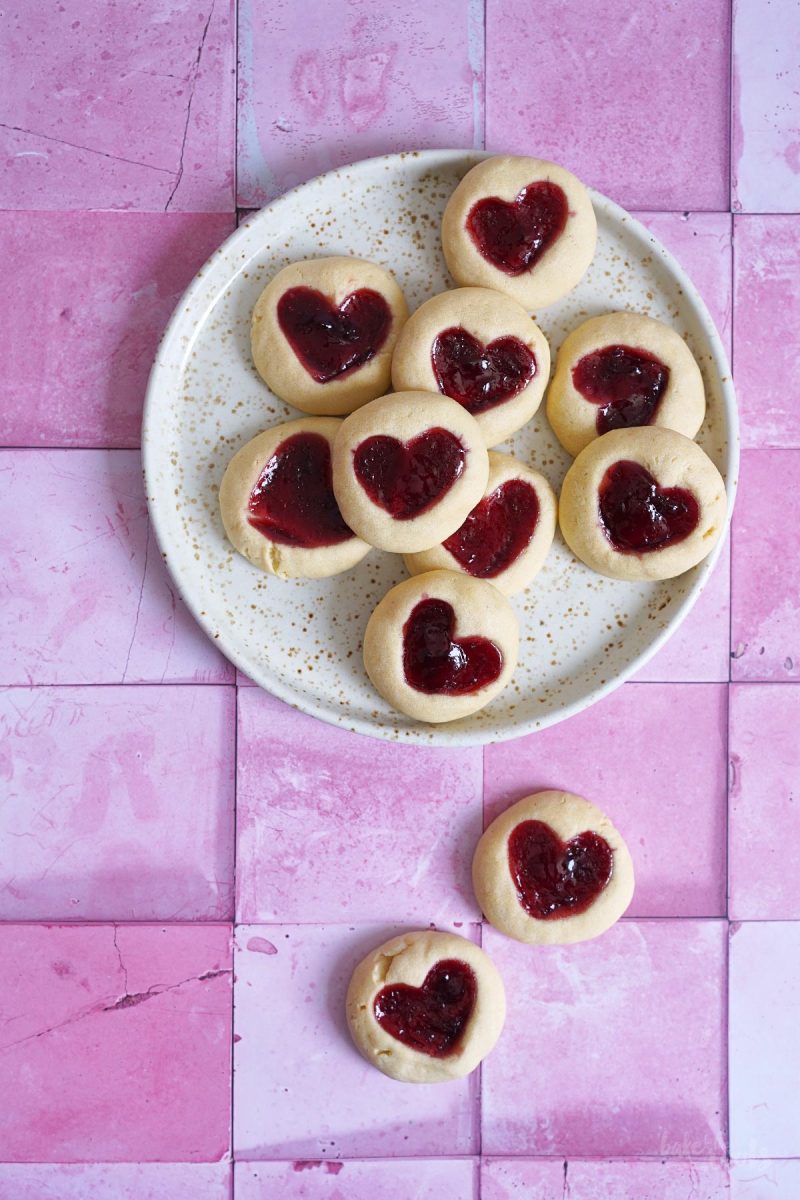 Herz Cookies mit Marmelade | Bake to the roots