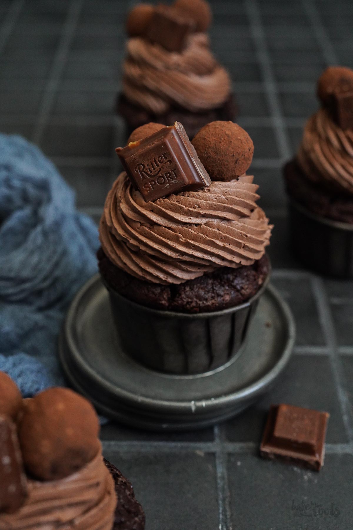 Vegan Salted Caramel Chocolate Cupcakes | Bake to the roots