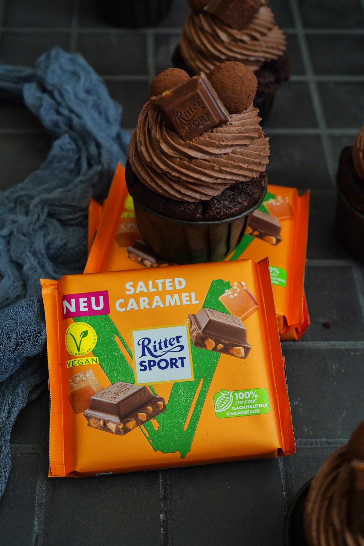 Vegan Salted Caramel Chocolate Cupcakes | Bake to the roots