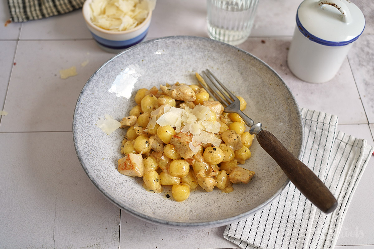 Quick & Easy Gnocchi Chicken Alfredo | Bake to the roots