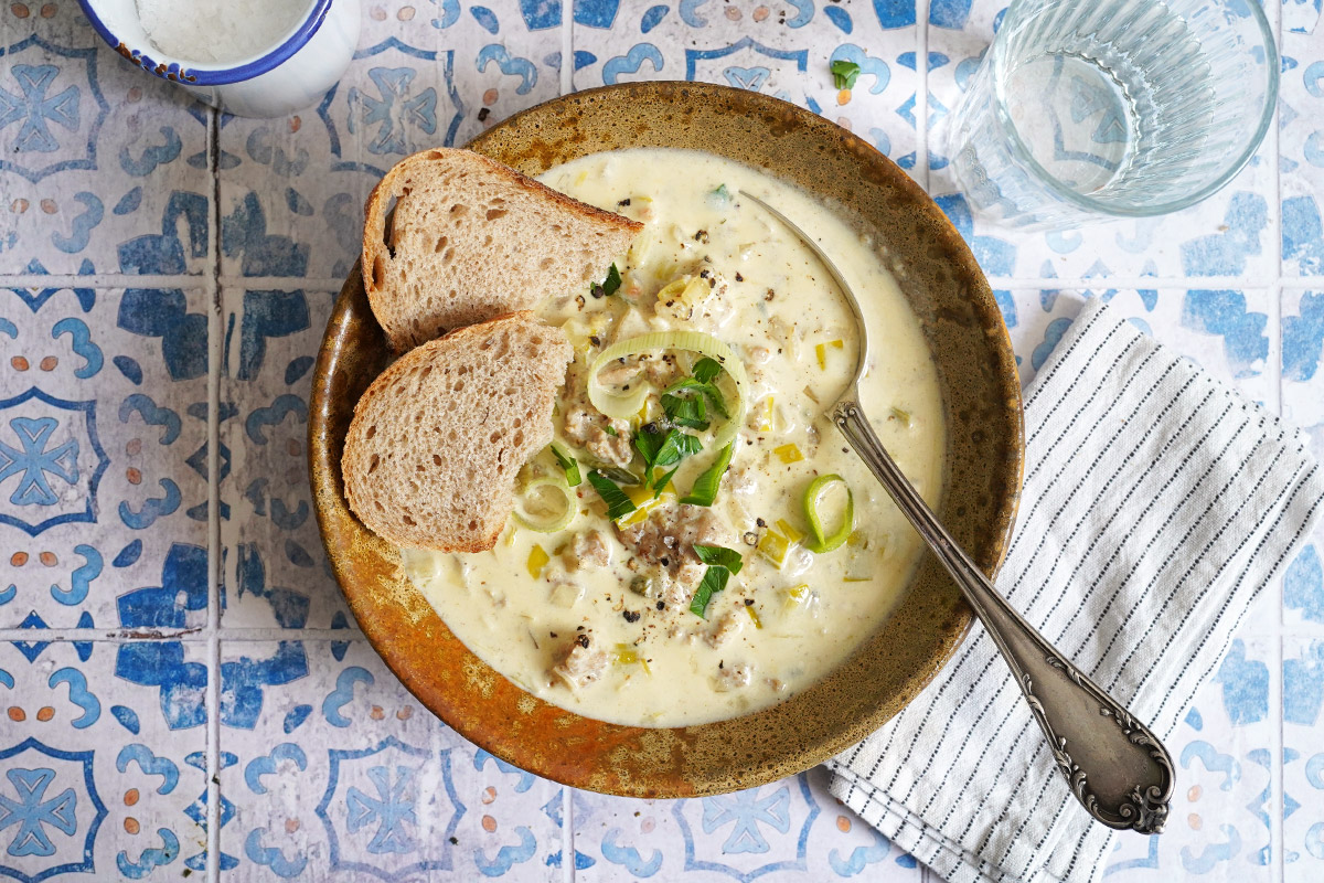 Käse & Lauch Suppe (mit Bratwurst) | Bake to the roots