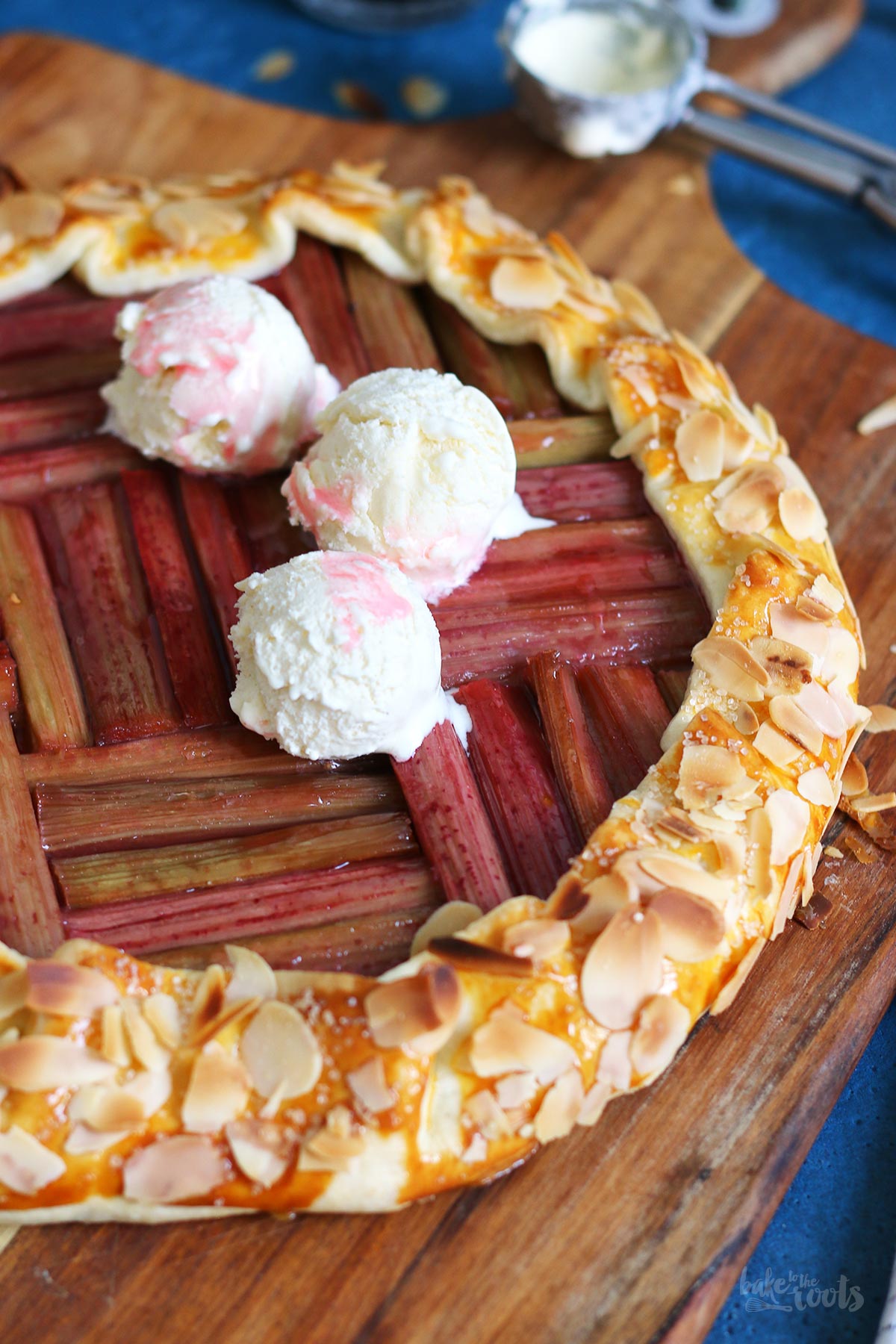 Rhabarber Frangipane Galette | Bake to the roots