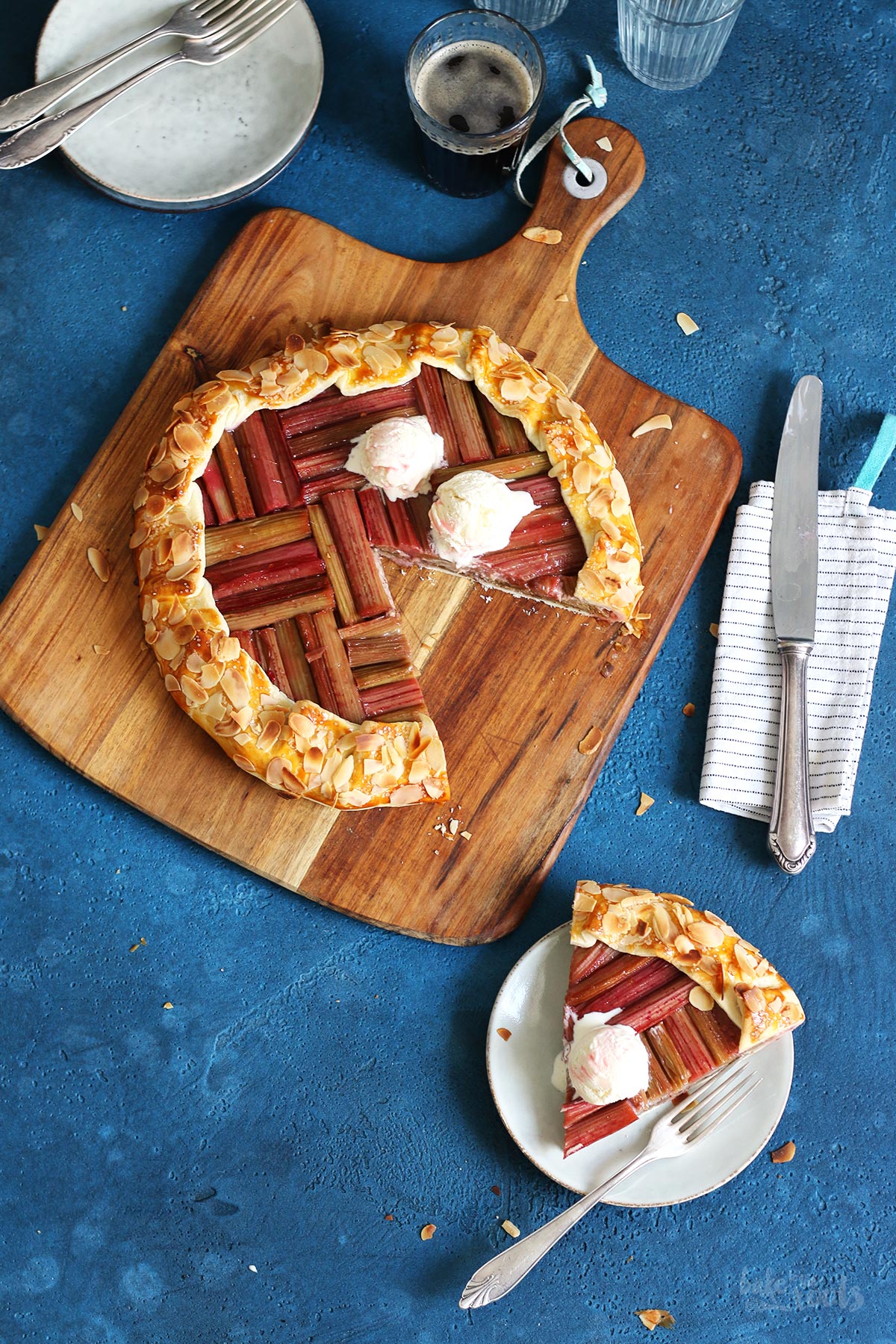 Rhabarber Frangipane Galette | Bake to the roots