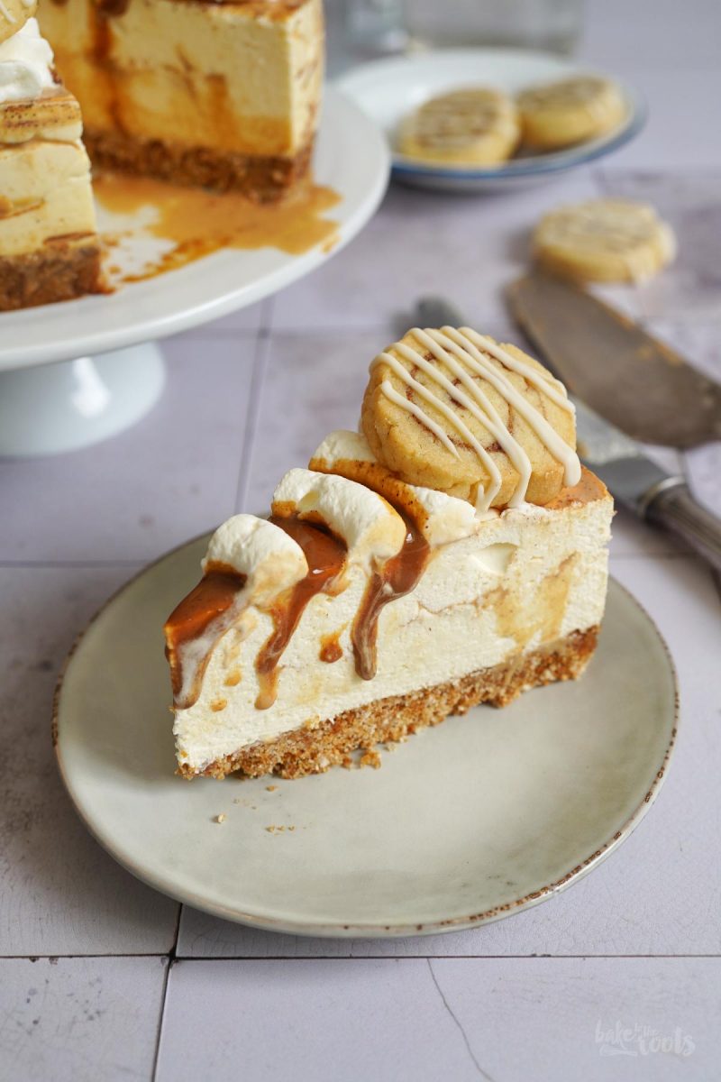No-Bake Cinnamon Roll Cheesecake | Bake to the roots