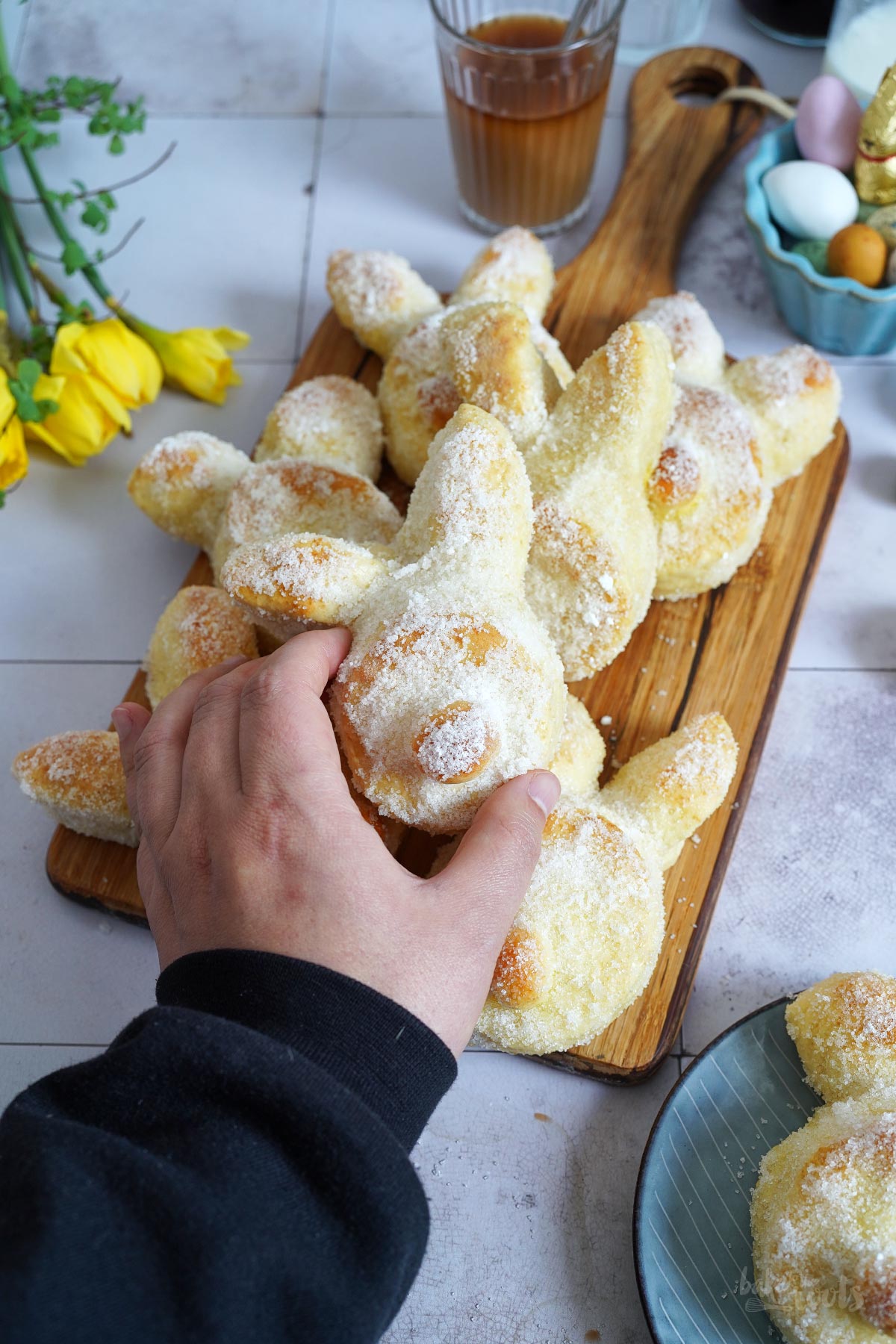 Fluffy Easter Bunnies (with Quark-Oil-Dough) | Bake to the roots
