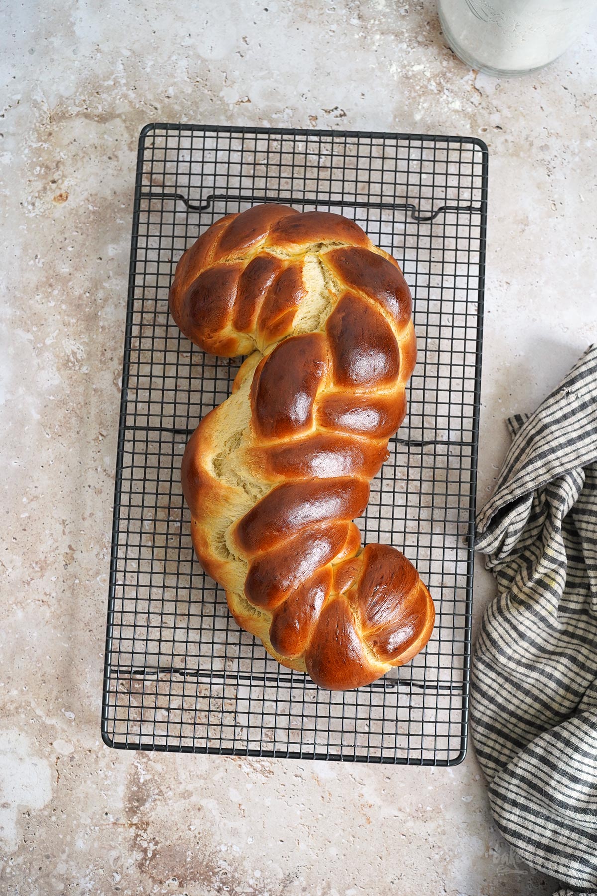 Einfacher Dinkel Hefezopf | Bake to the roots