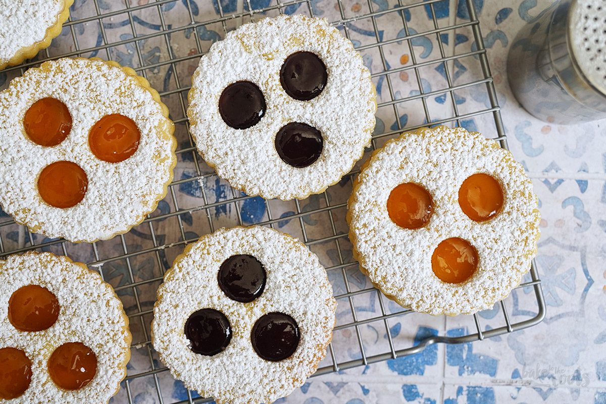 Linzer Augen Kekse | Bake to the roots