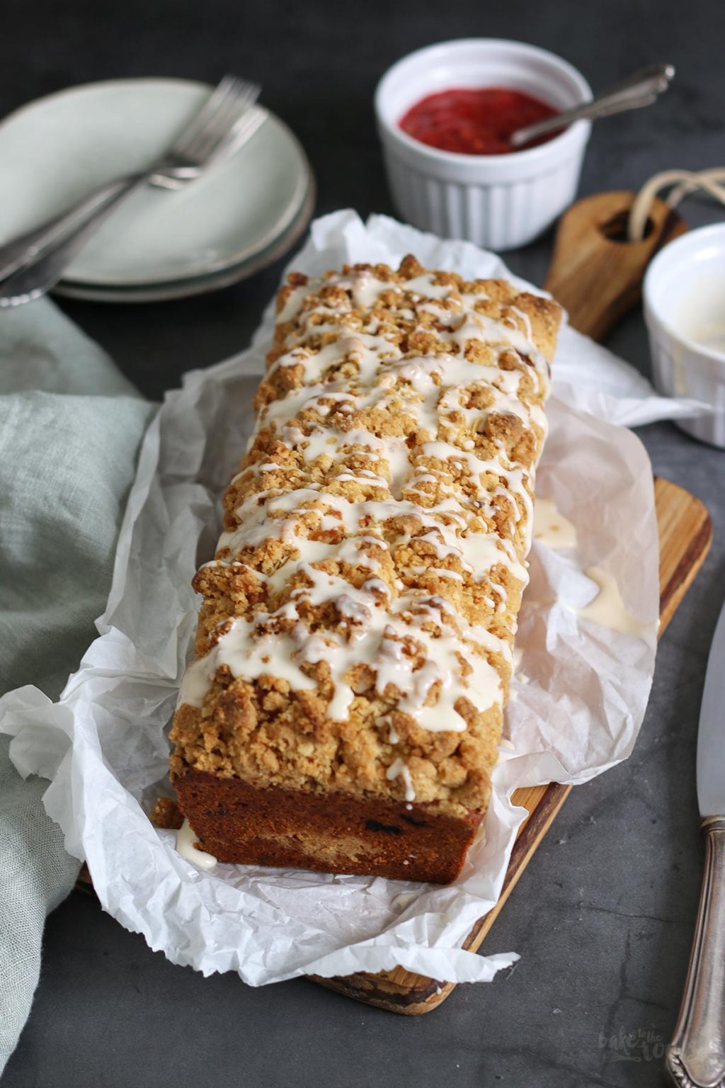 Rhabarber Streusel Kastenkuchen | Bake to the roots