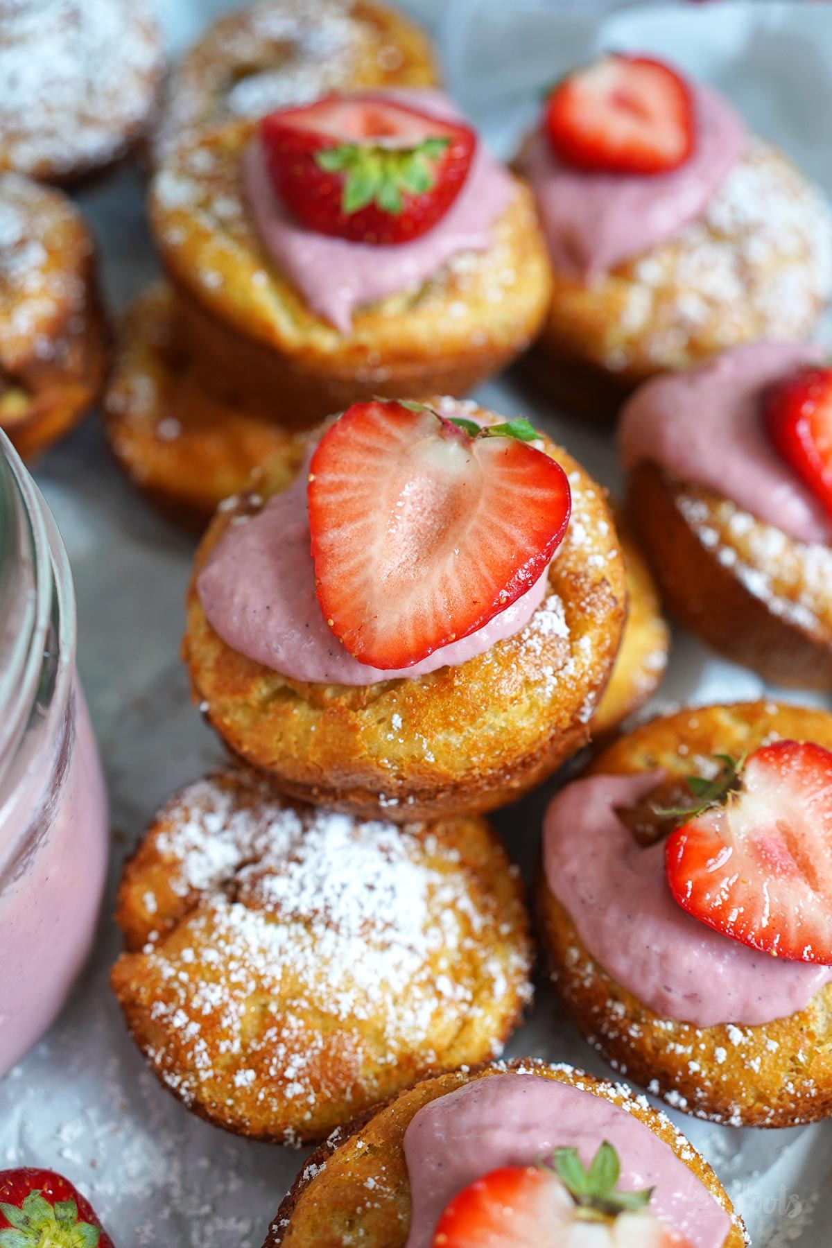 Popovers mit Rhabarber Curd & Erdbeeren | Bake to the roots
