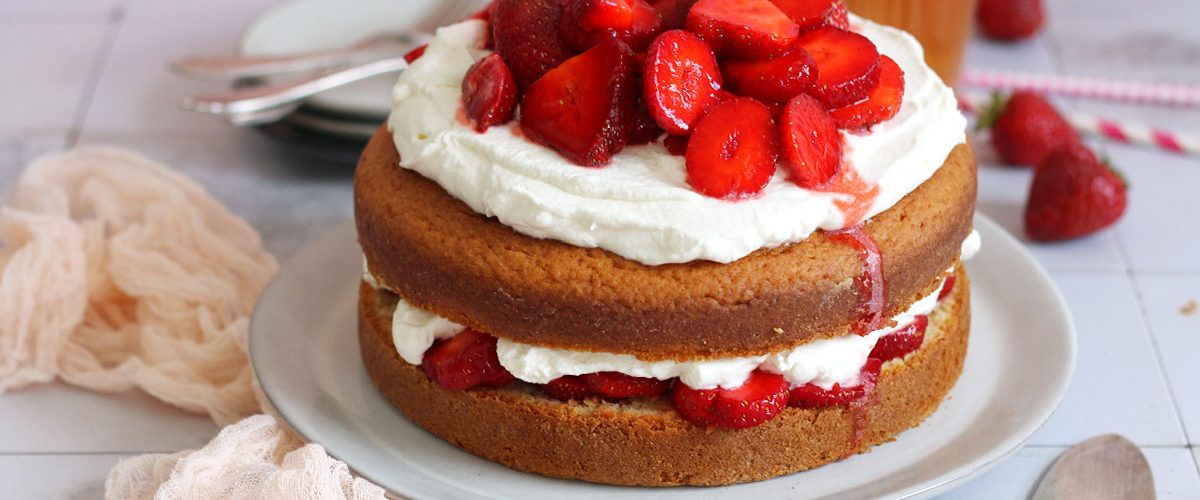 Strawberries & Cream Layer Cake | Bake to the roots