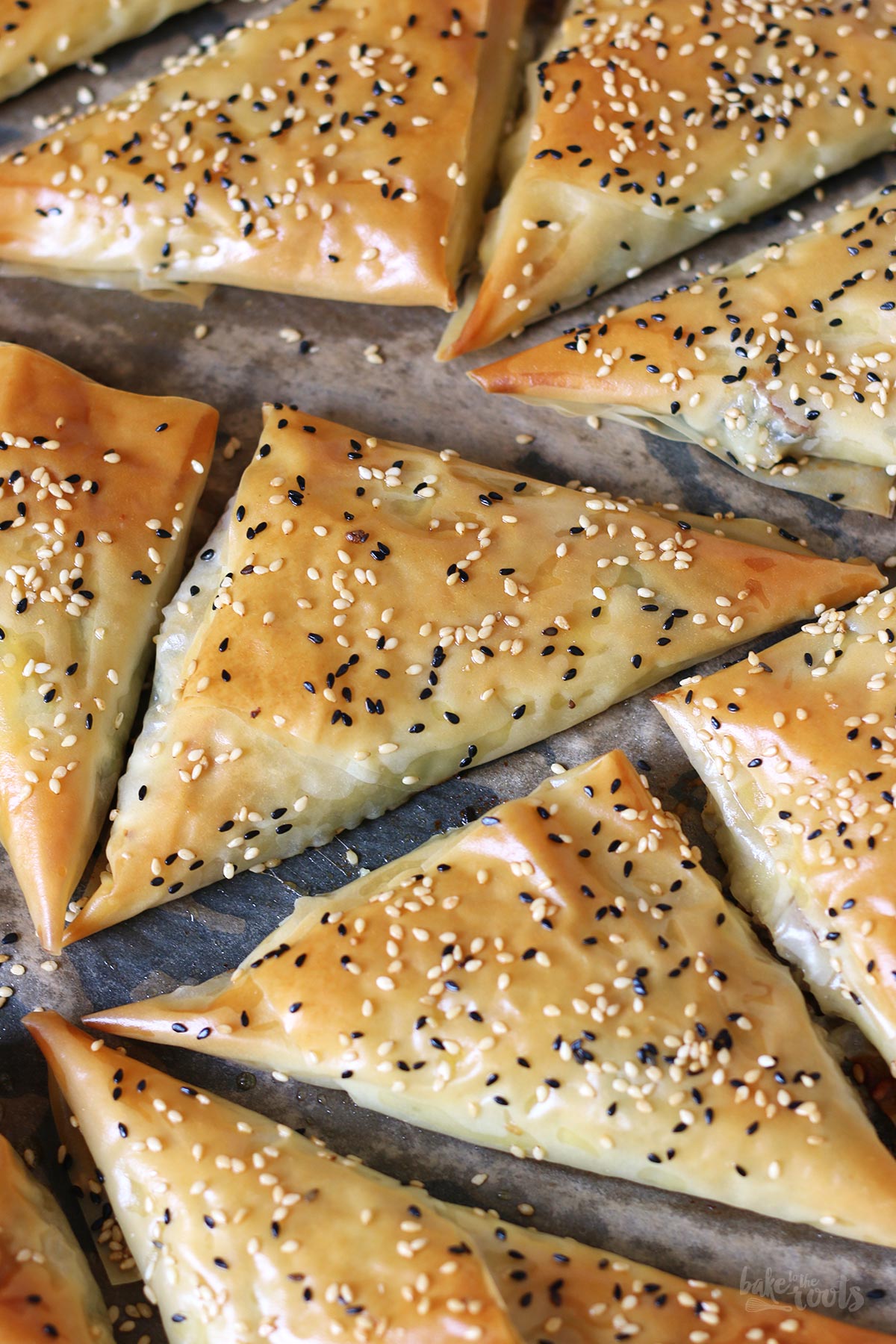 Filoteigtaschen mit Hack, Spinat & Feta | Bake to the roots