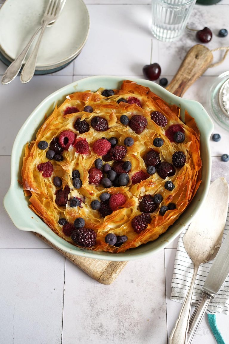 Filoteig Milch Tarte mit Beeren | Bake to the roots Filoteig Milch Tarte mit Beeren | Bake to the roots