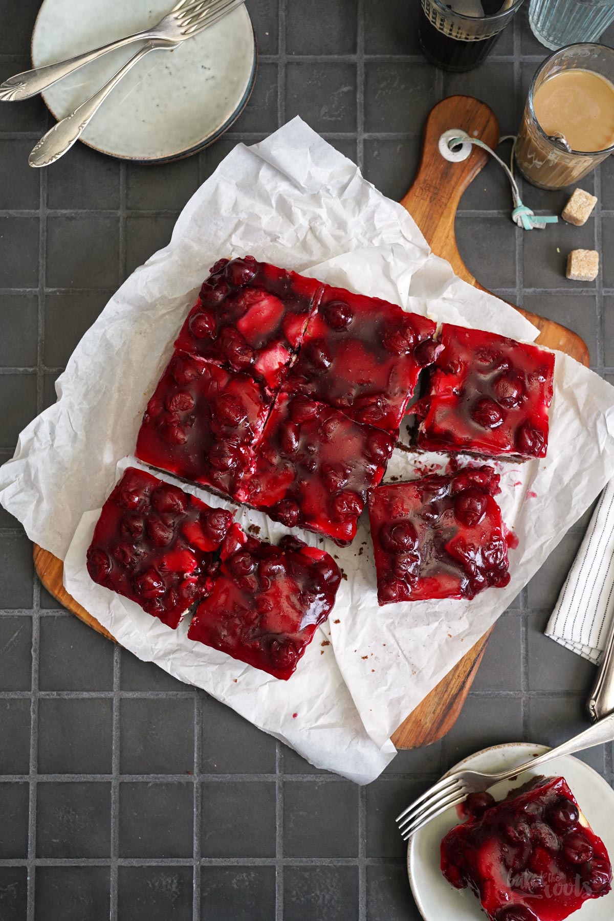 Kirschen Cheesecake Brownies | Bake to the roots