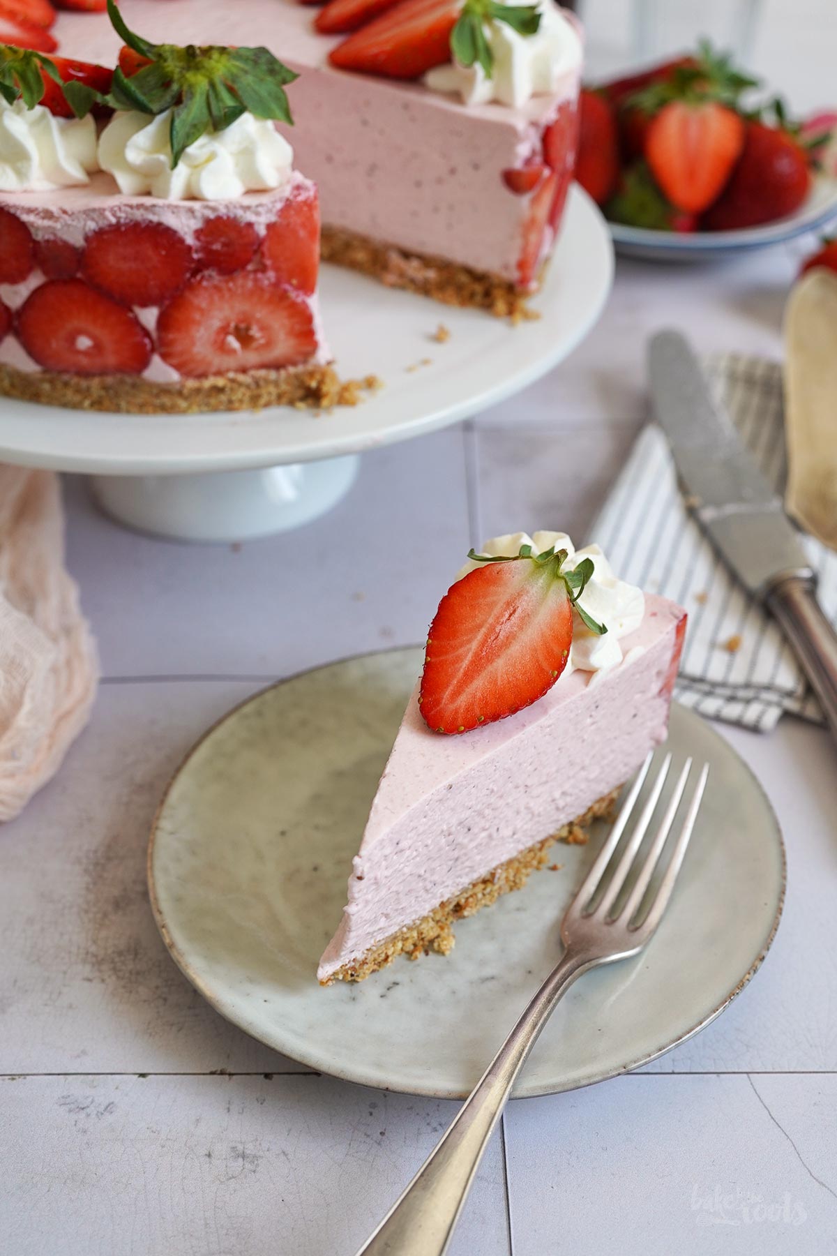 No-Bake Strawberry Cheesecake | Bake to the roots