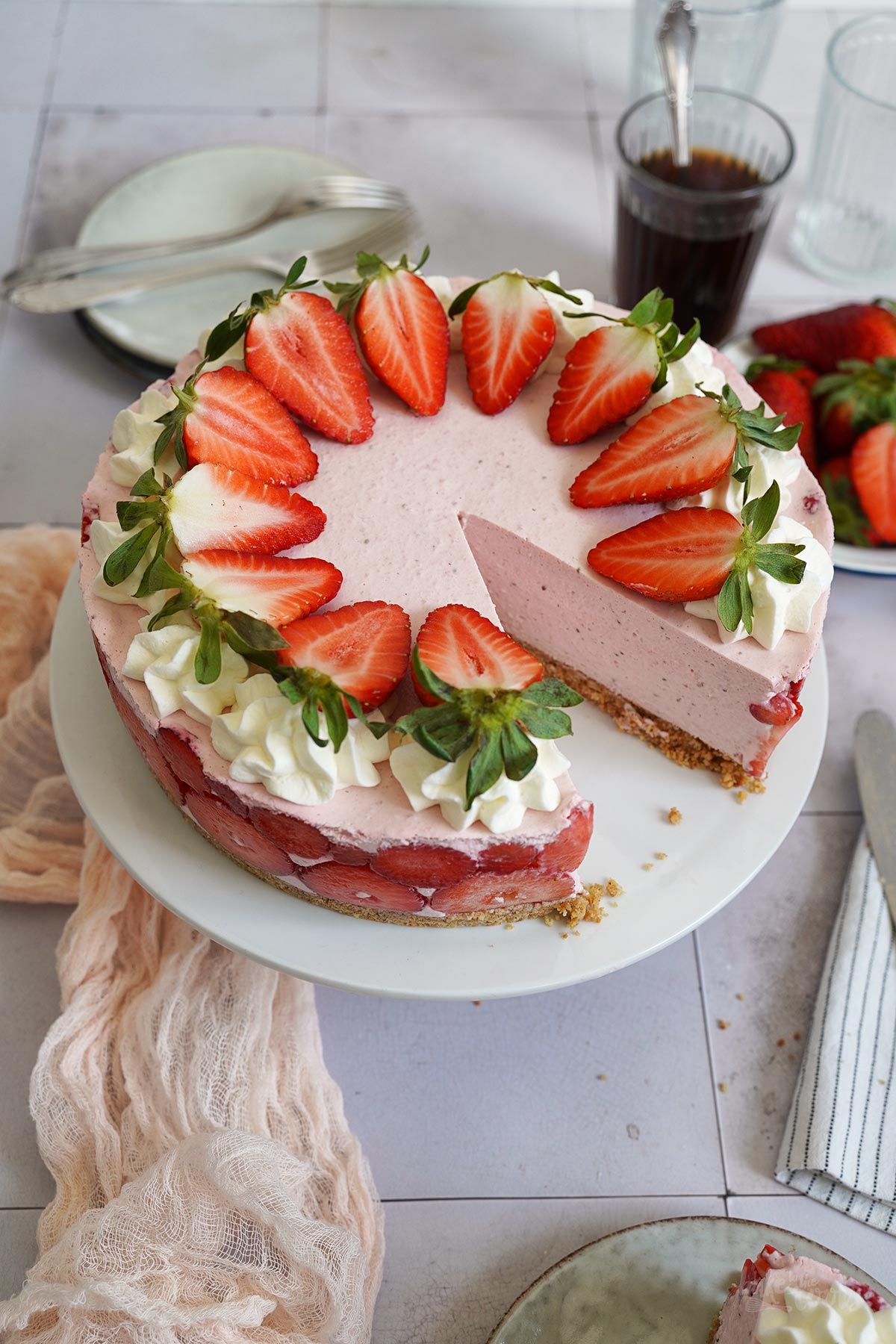 No-Bake Strawberry Cheesecake | Bake to the roots