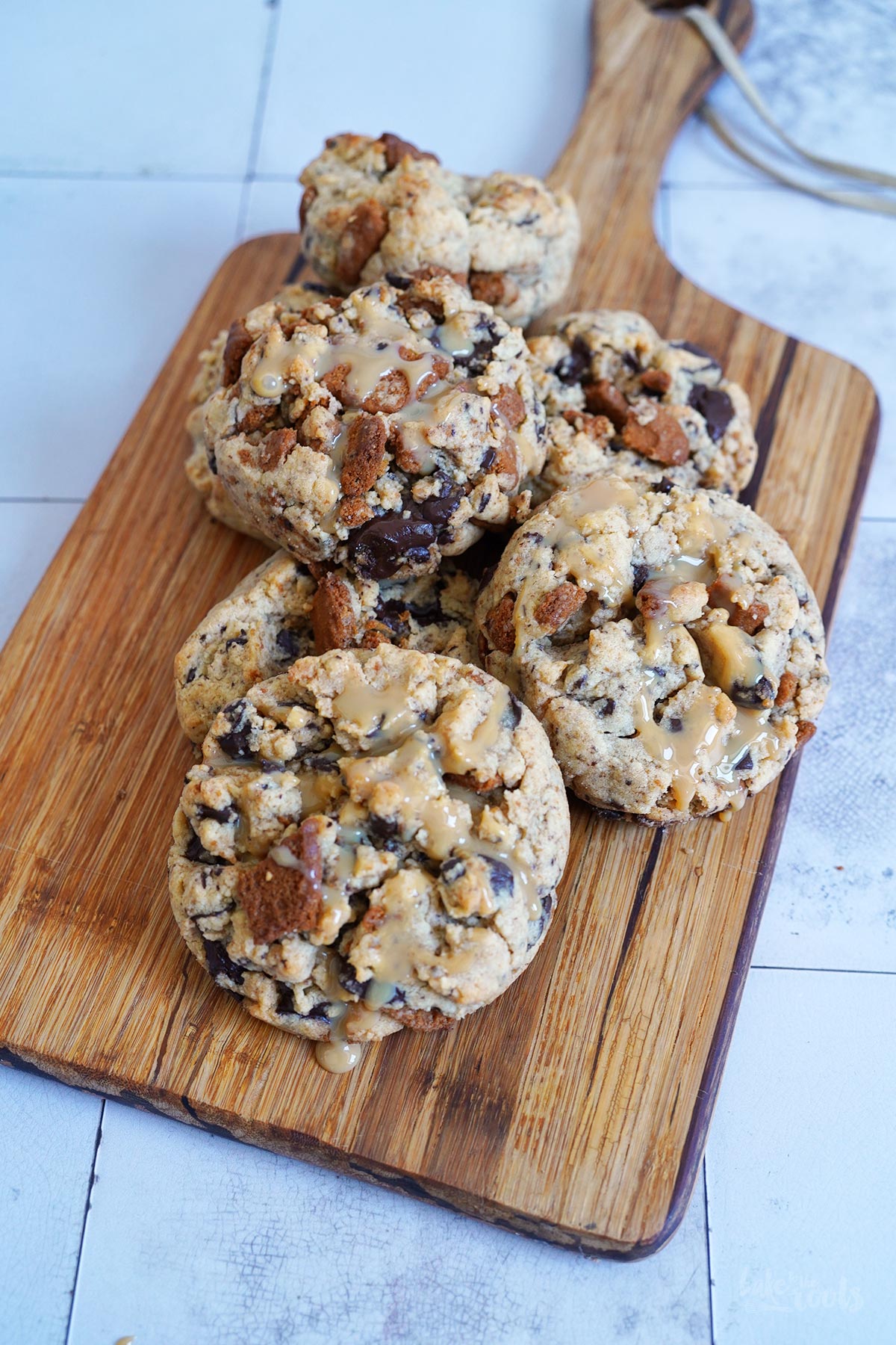 Hazelnut Biscoff Chocolate Chip Cookies | Bake to the roots