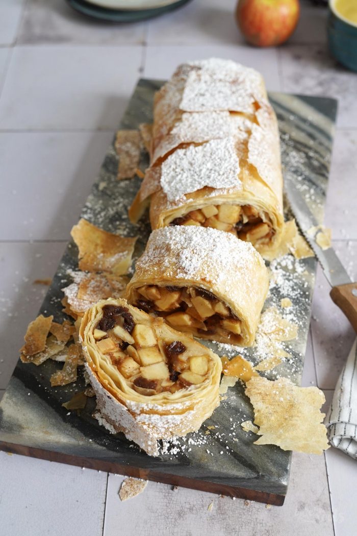 Einfacher Apfelstrudel (mit Filoteig) | Bake to the roots