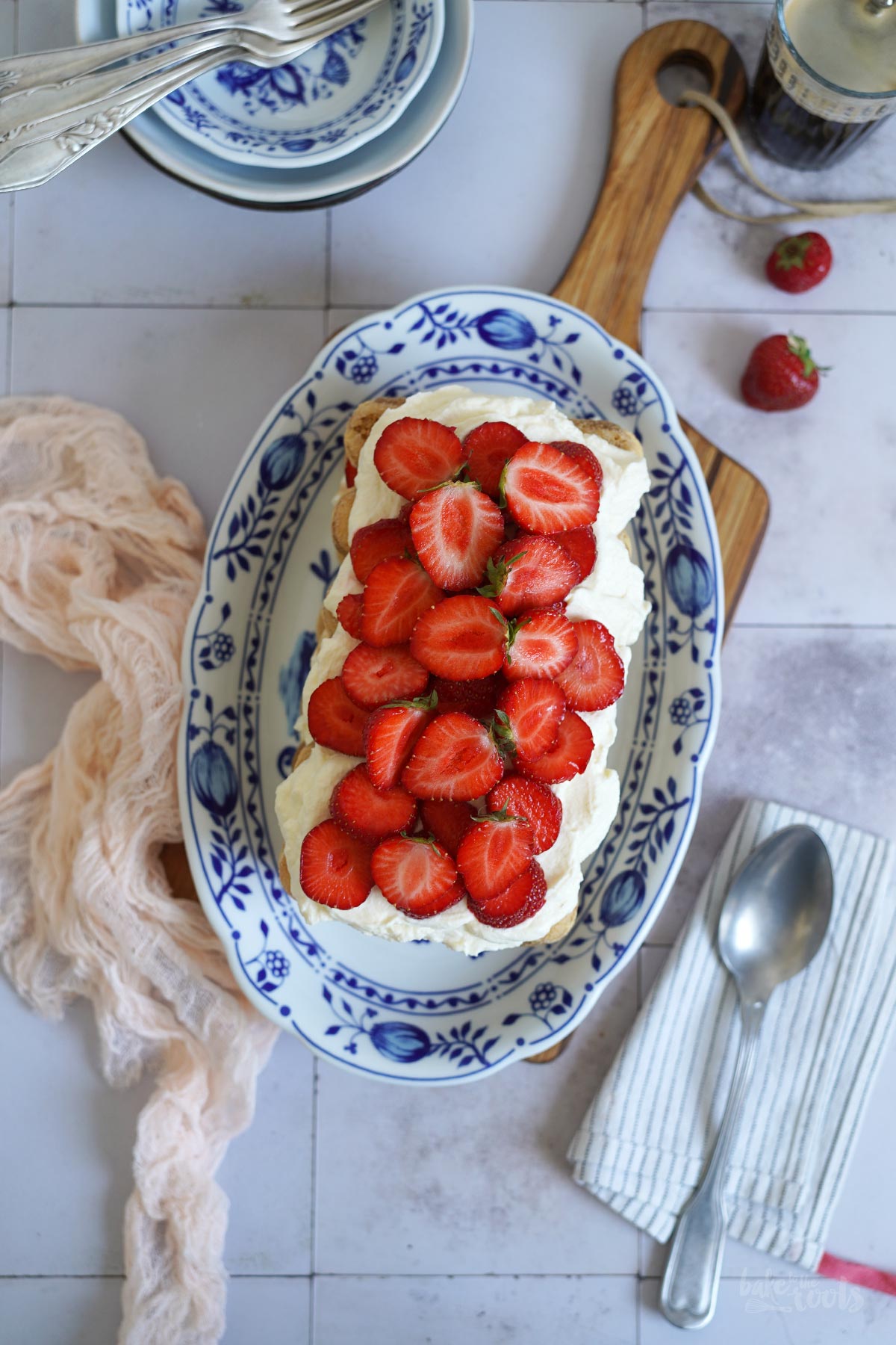 Einfaches Erdbeeren Tiramisu | Bake to the roots