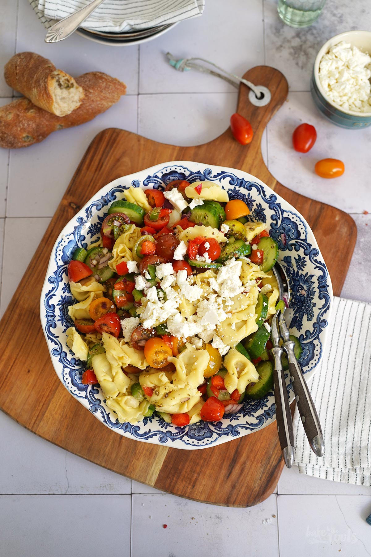 Mediterraner Tortellini Pasta Salat | Bake to the roots