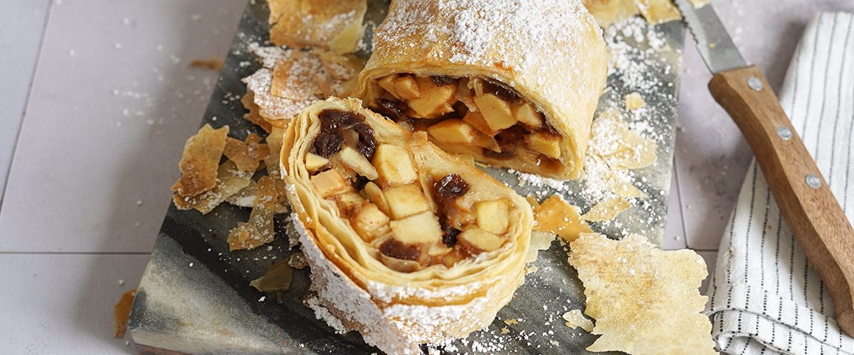 Einfacher Apfelstrudel (mit Filoteig) | Bake to the roots