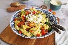 Mediterraner Tortellini Pasta Salat | Bake to the roots