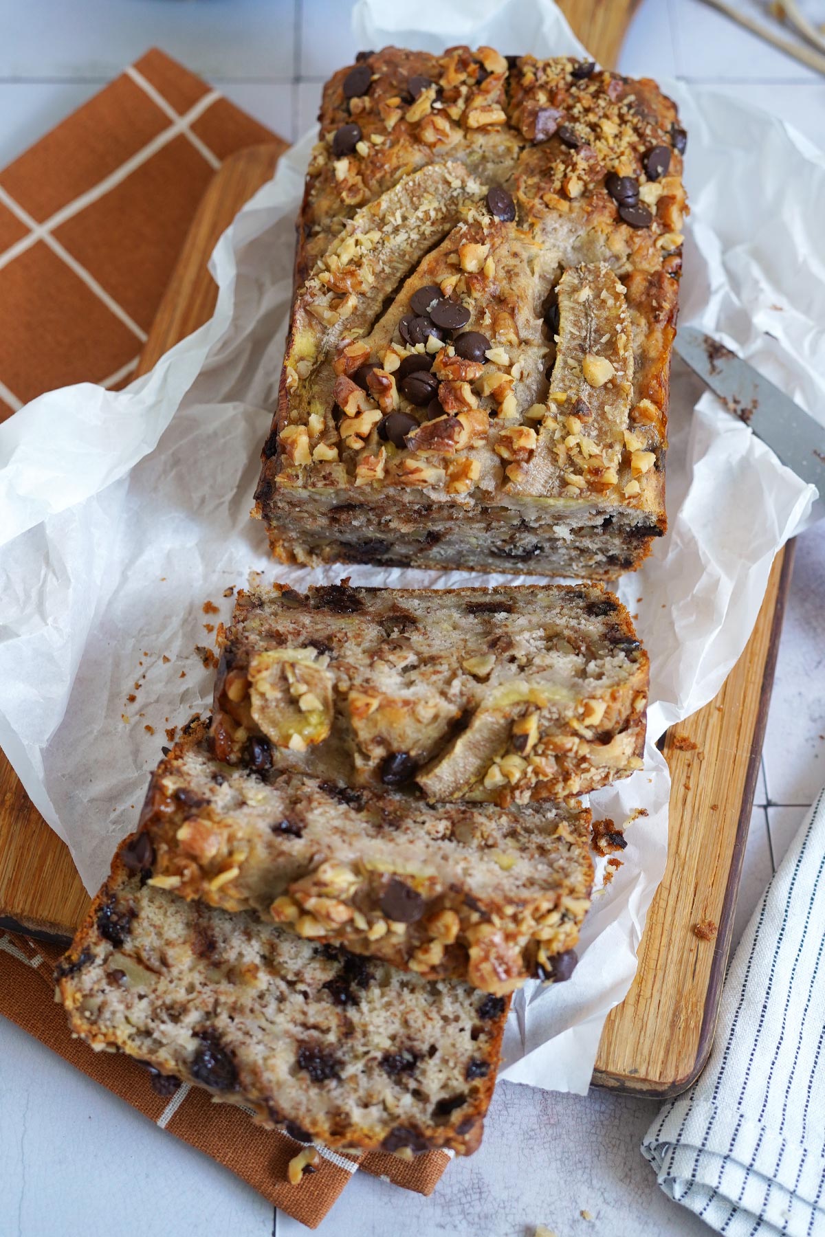 Veganes Walnuss & Schokolade Bananenbrot | Bake to the roots
