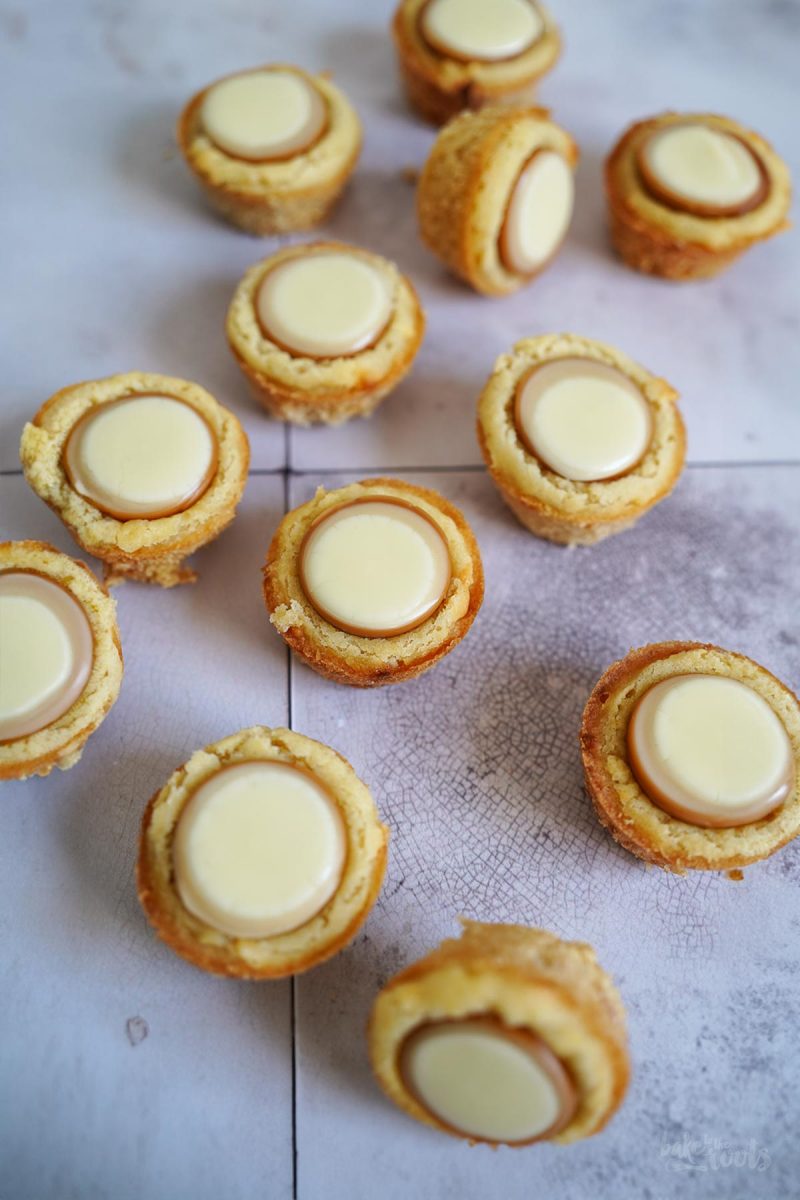 Mini Blondie Bites with White Chocolate Toffifee BTTR