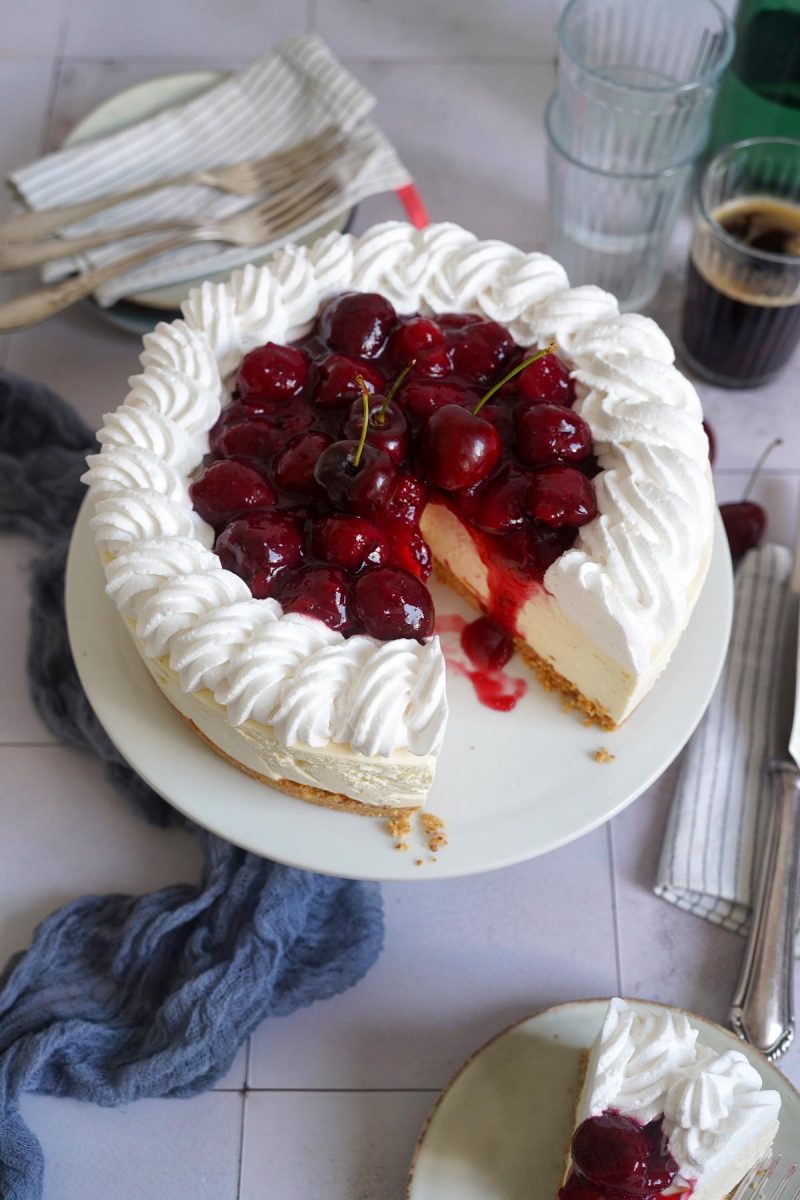 No-Bake Cheesecake mit Kirschtopping | Bake to the roots