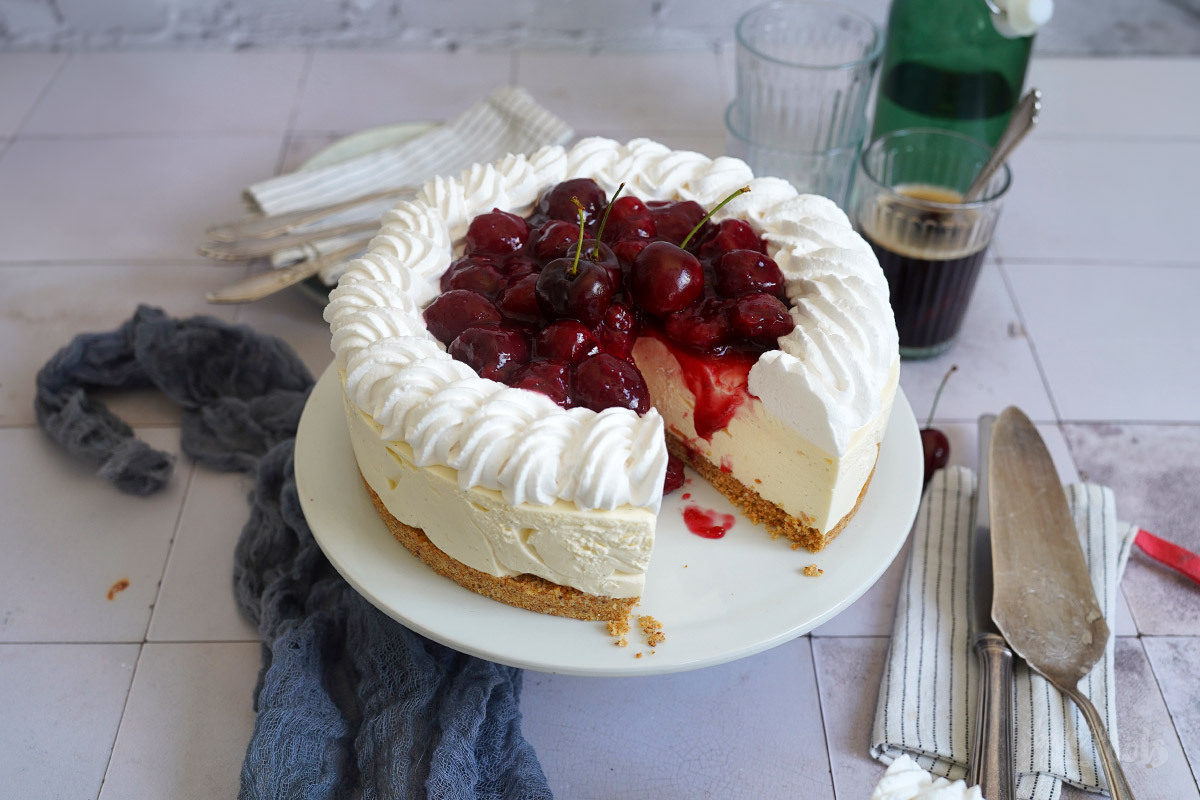 No-Bake Cheesecake with Cherry Topping | Bake to the roots