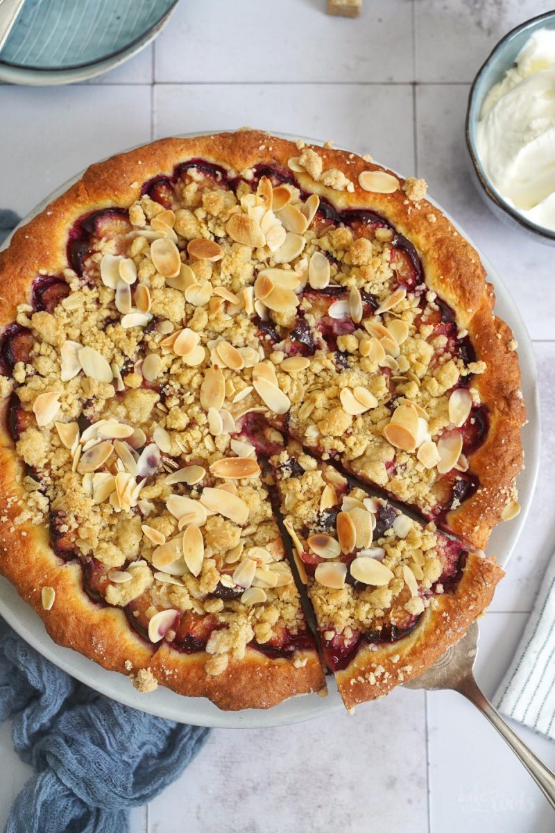 Zwetschgendatschi aka. German Plum Cake with Streusels