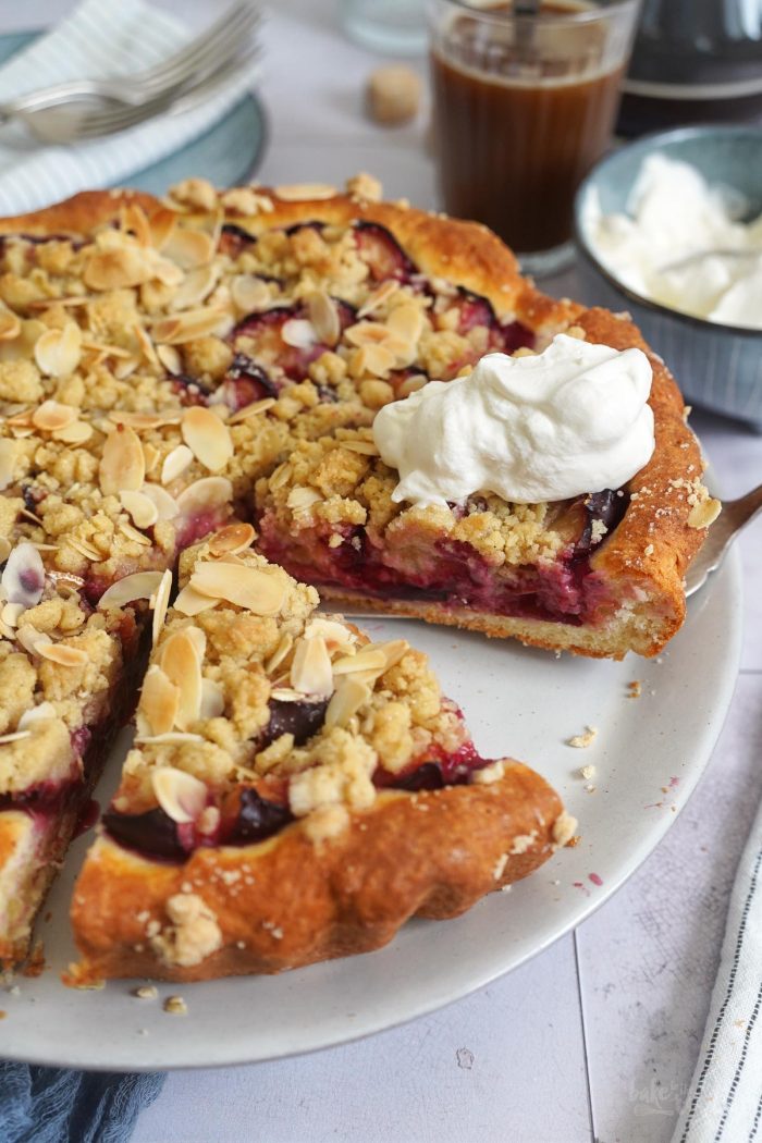 Zwetschgendatschi aka. German Plum Cake with Streusels