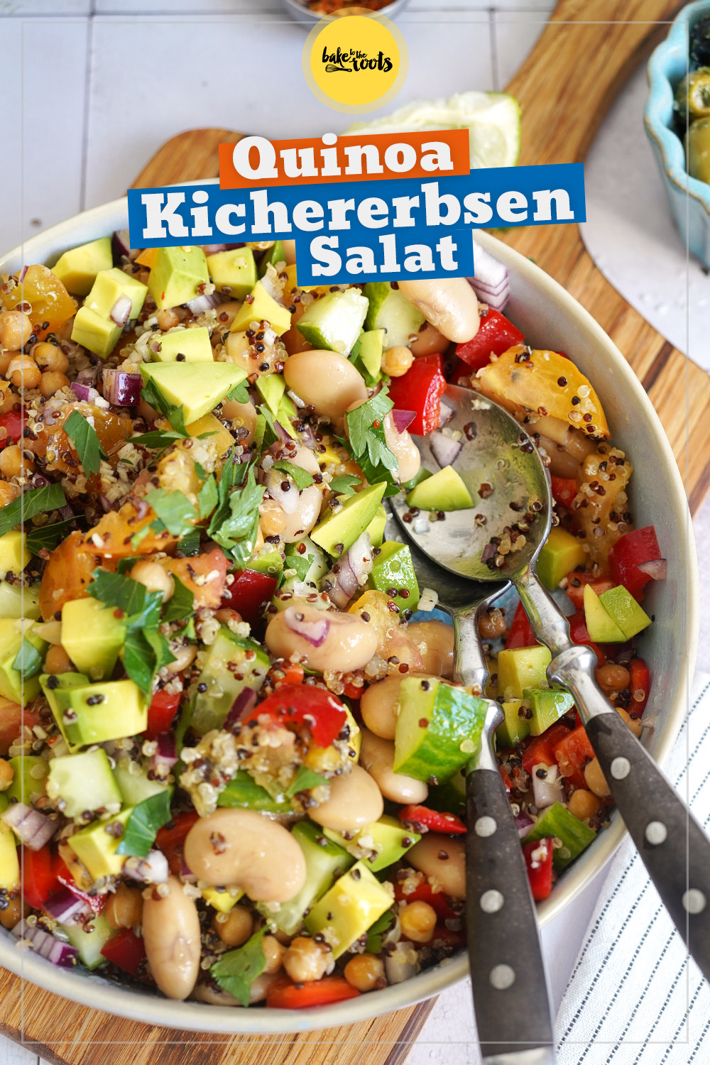 Sommersalat mit geröstetem Quinoa & Kichererbsen | Bake to the roots